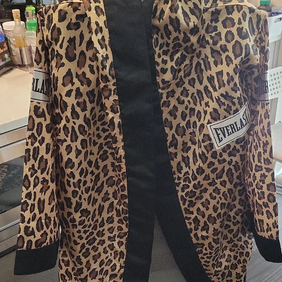 Supreme x Everlast Leopard Print Robe - Picture 3 of 6